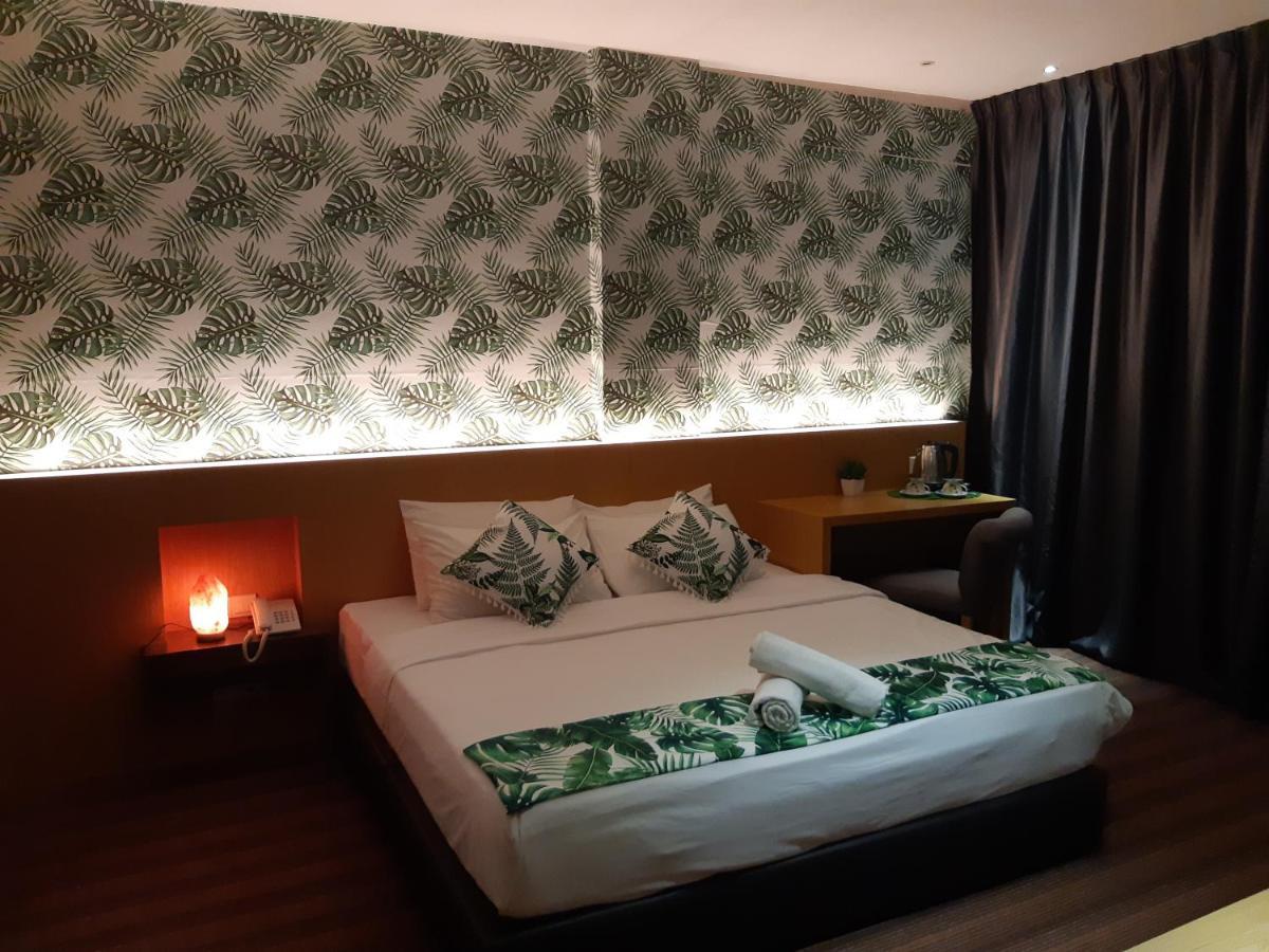 Grandeur Hotel And Spa Malacca Exterior foto